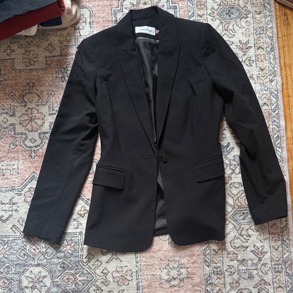 Calvin Klein women’s Elegant Black Blazer